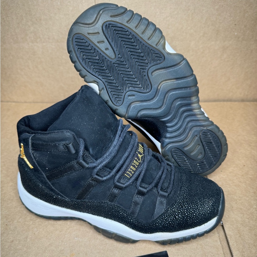 Jordan 11 Heiress Black Stingray